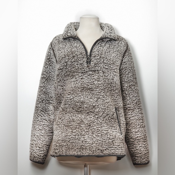 Thread & Supply Wubby Fleece
Pullover - Picture 4 of 4